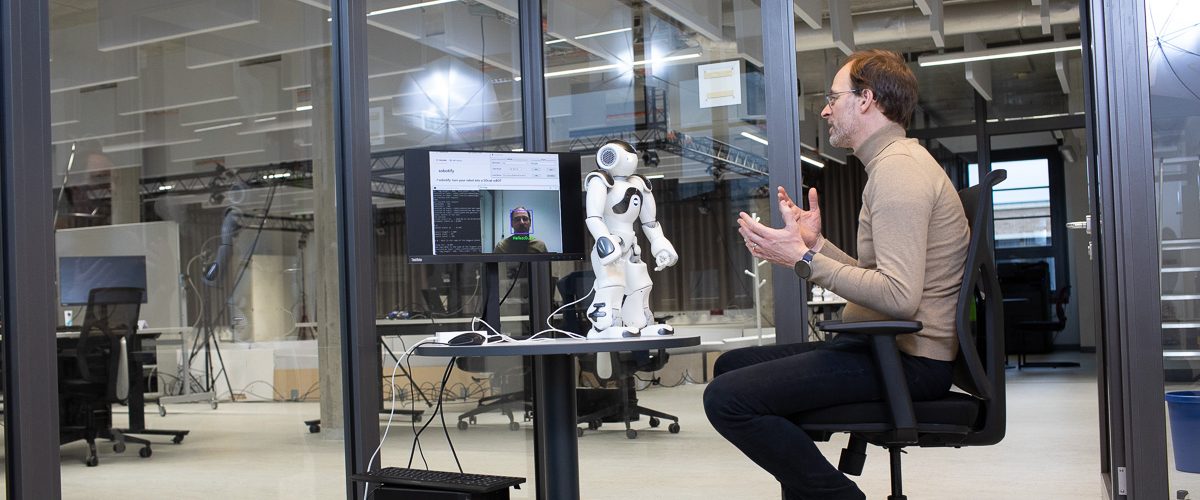 From gestures to robots: two new SCIoI studies reveal how AI enhances learning and teacher-student connections